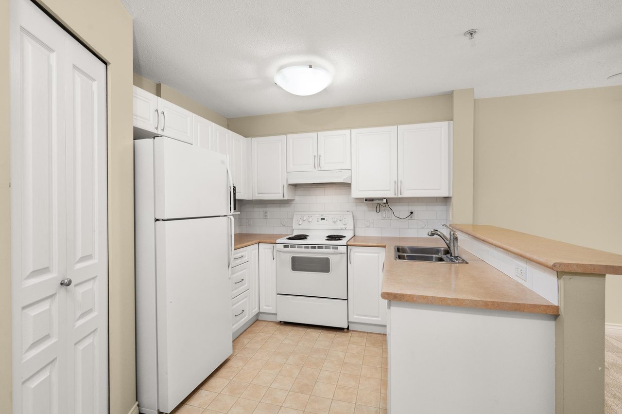 214-960 Lynn Valley Rd