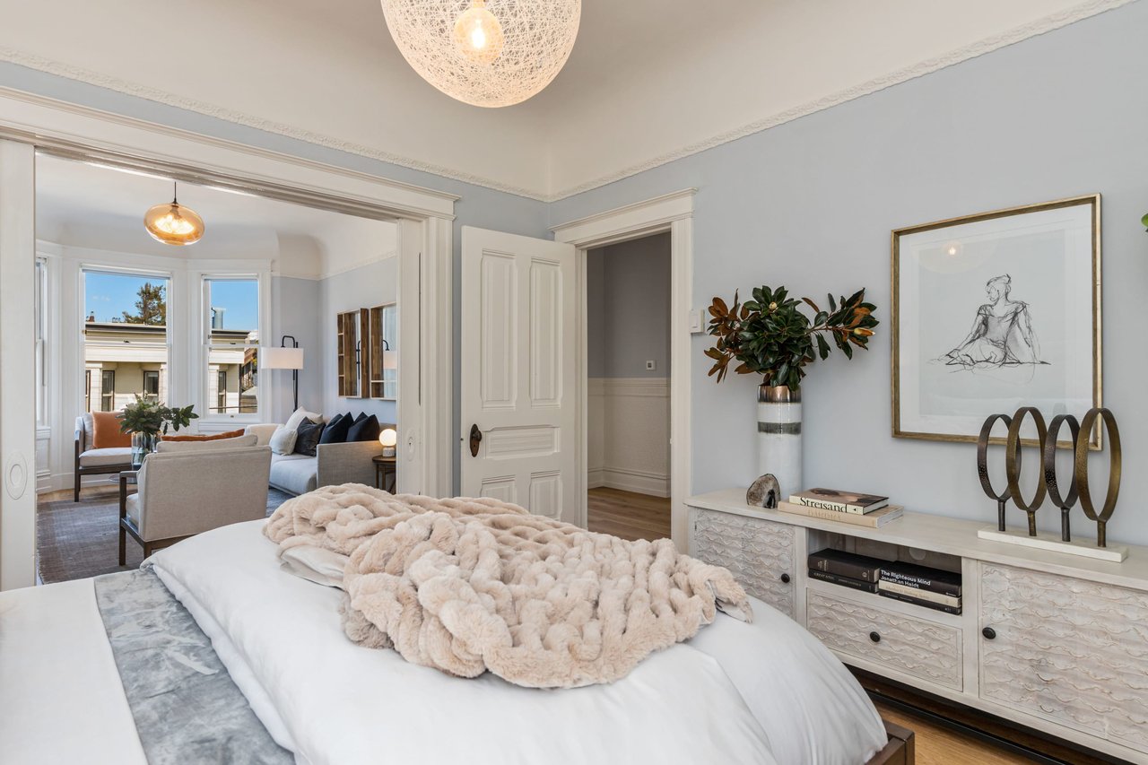 Top-Floor Two Bed Condo on 24th Street
