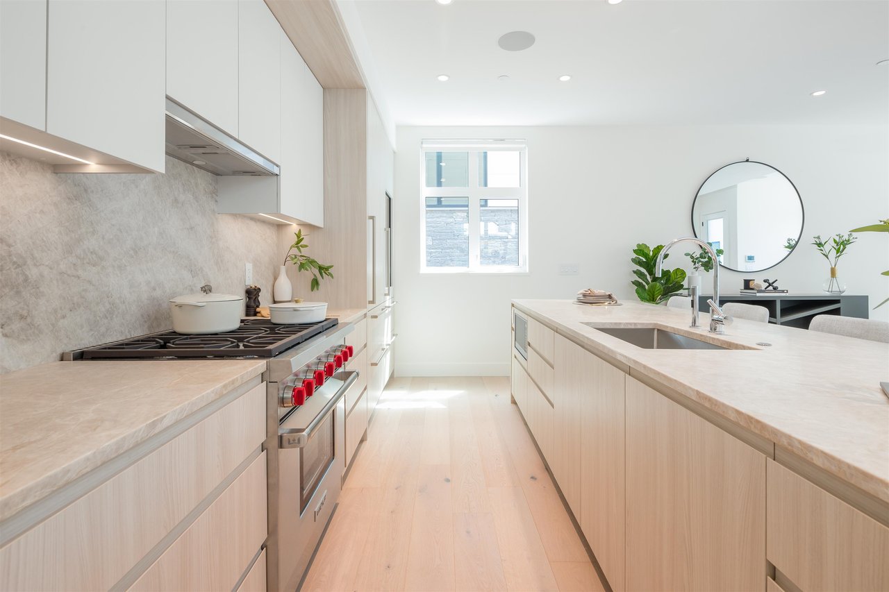 584 Arthur Erickson Pl