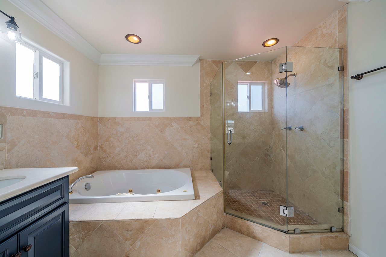 4912 West 115th Street, #A