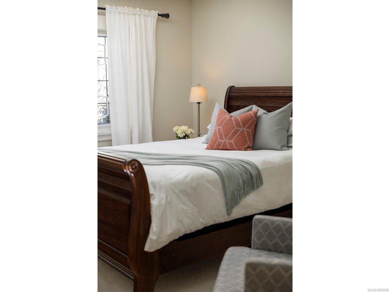 2350 Nottingham Rd, Oak Bay