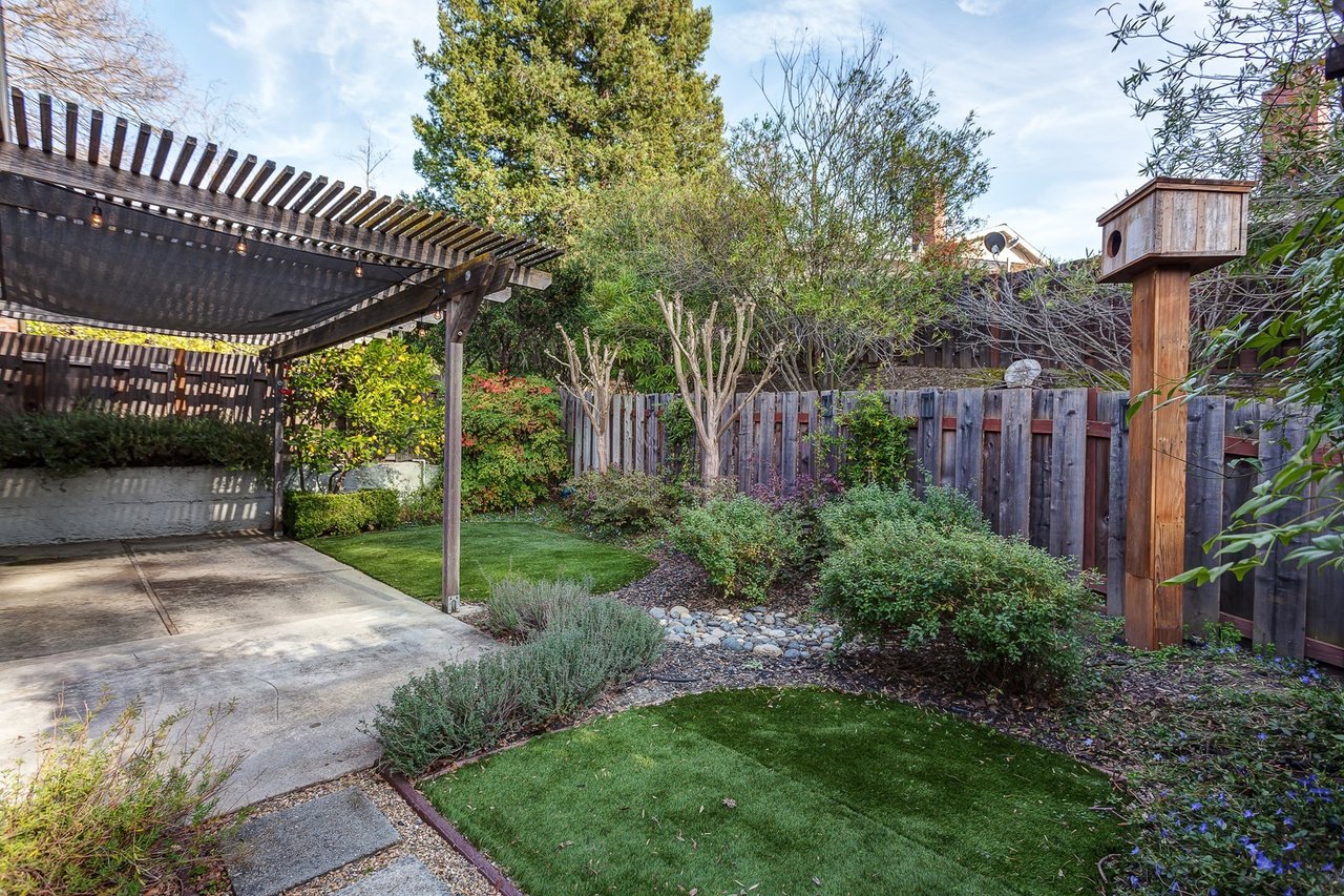 1105 Glengarry Ln - Rudgear Estates