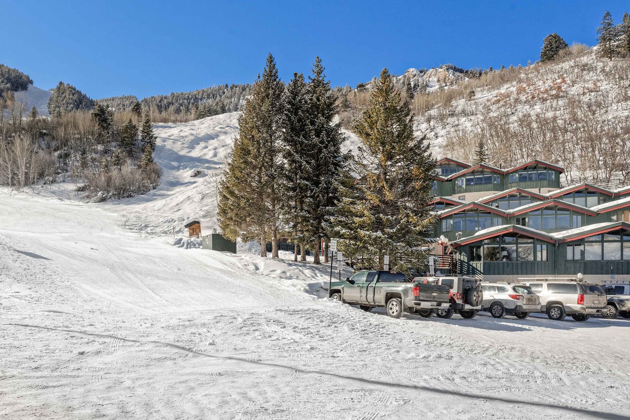 Enjoy Ski-in/Ski-out Access to Aspen Mountain