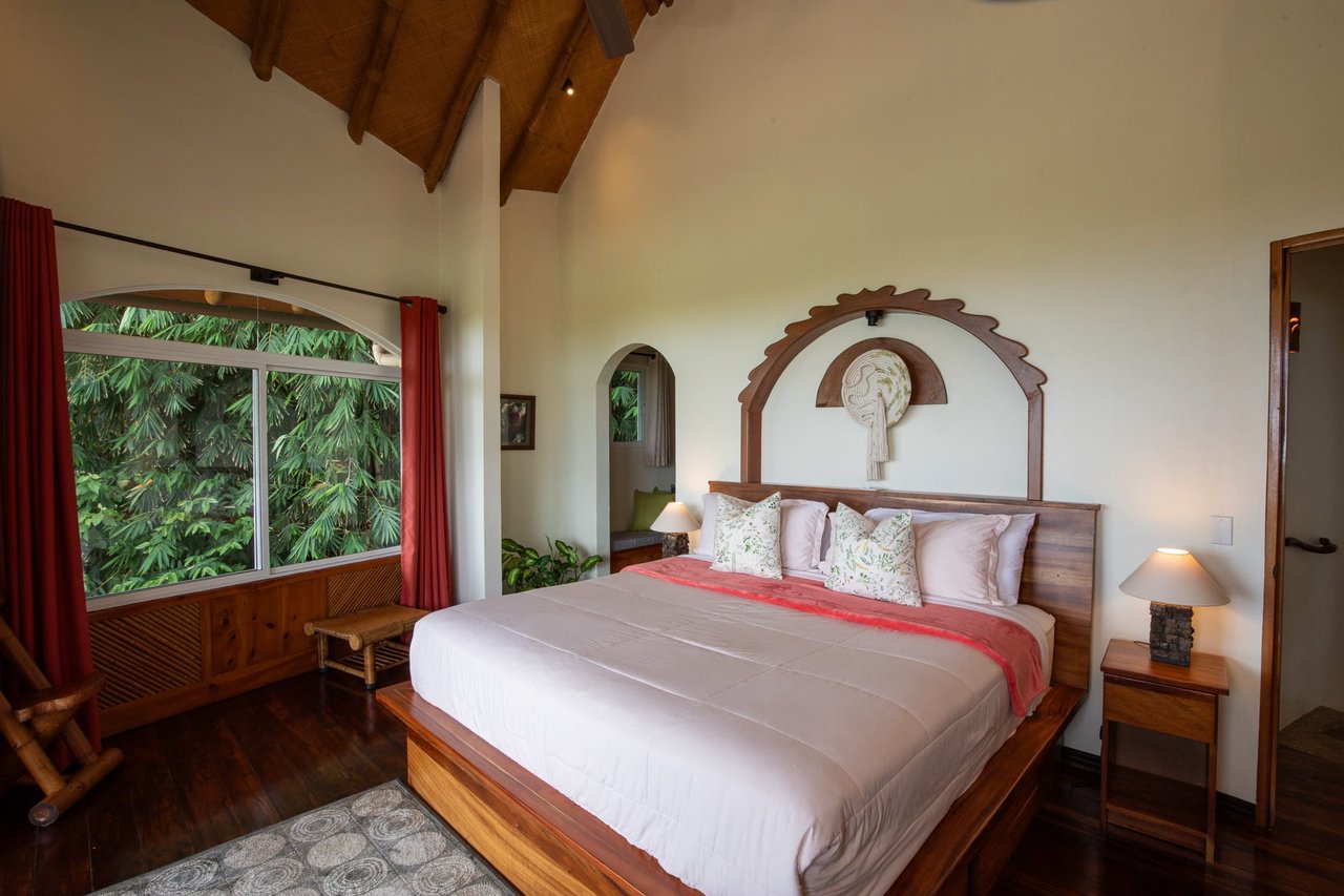 VILLA TUCAN TANGO: TROPICAL LUXURY HOME IN GATED COMMUNITY ABOVE DOMINICALITO