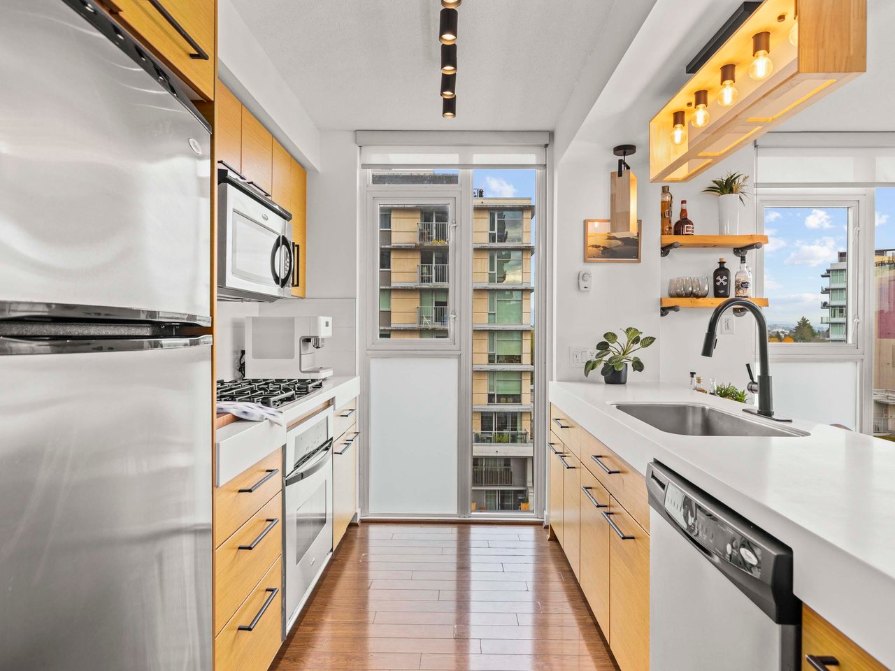 605-2770 Sophia Street, Vancouver