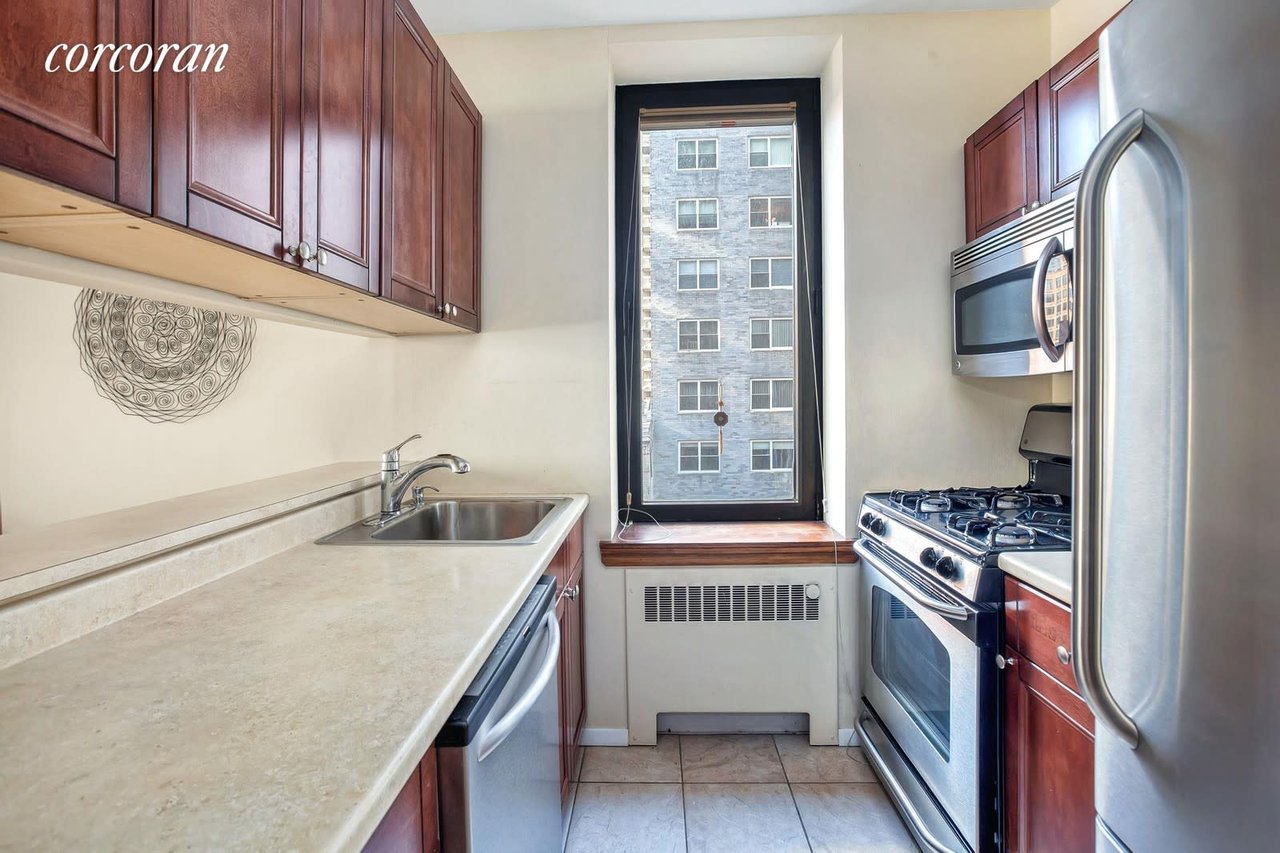 157 E 32nd St, #7D