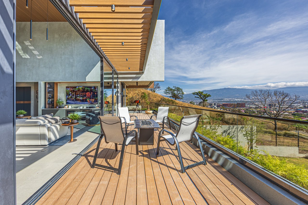 Panoramic City View Estate Home, Escazu, San Jose