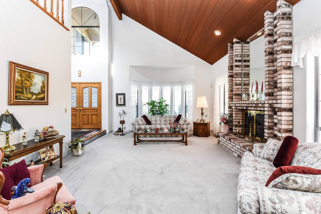 Fantastic Opportunity to buy in Alamo!