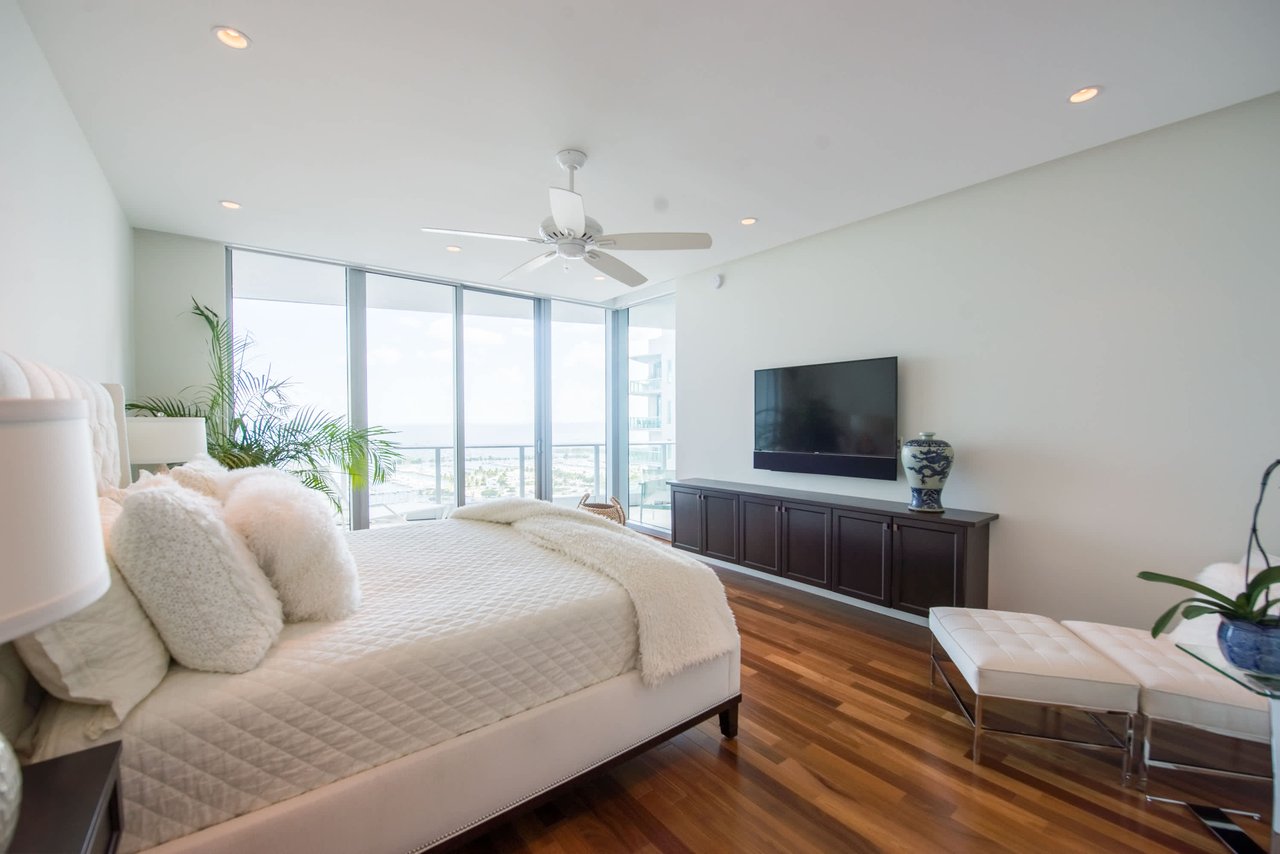 2627 S Bayshore Drive #2202