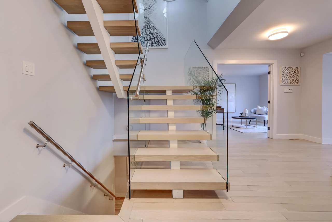 Unlocking Success: The Crucial Role of a Dedicated Real Estate Broker