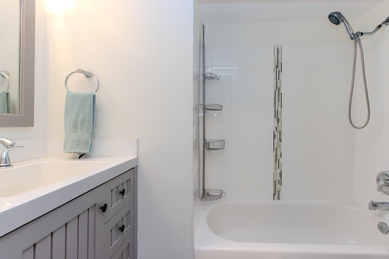 C211-40140 Willow Cres