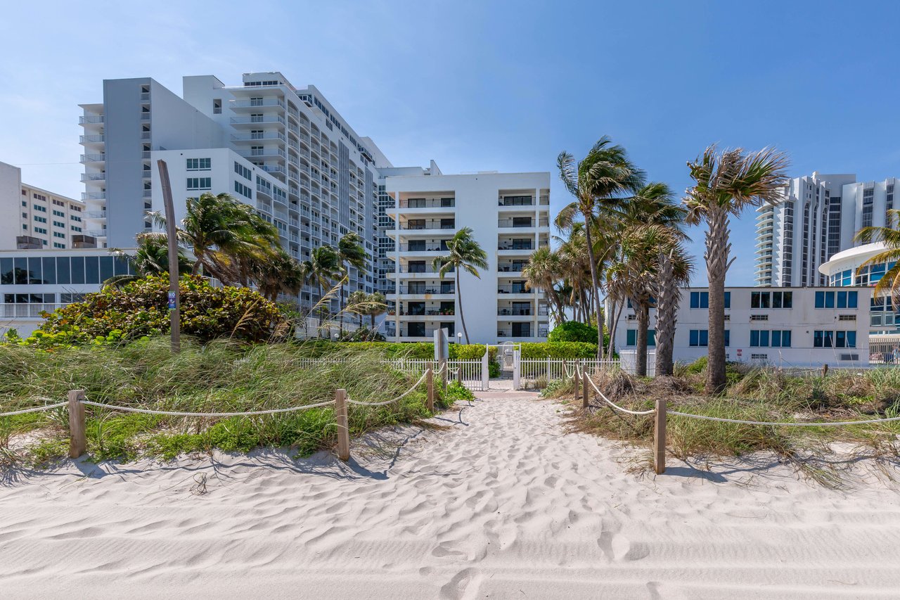 5415 Collins Ave #704 Miami Beach FL-33140