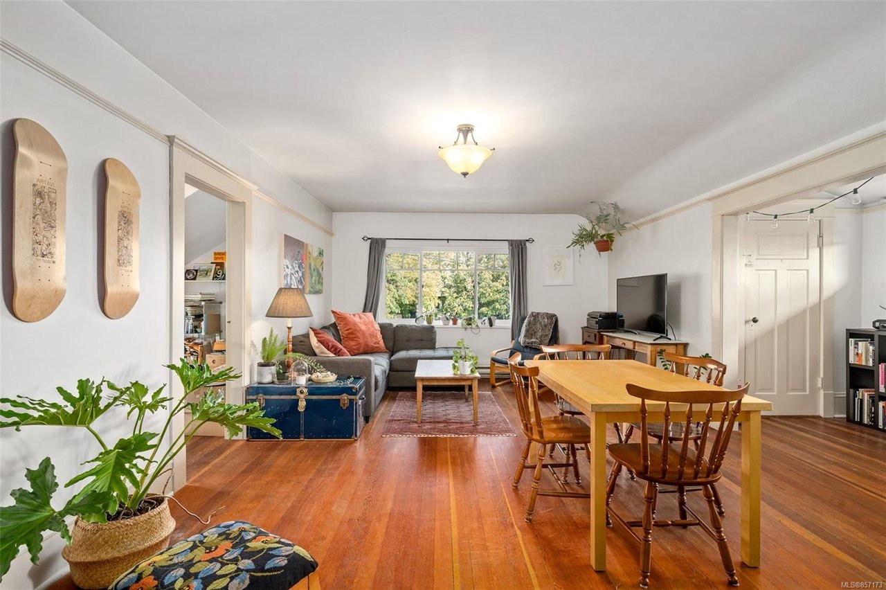 2632 Fernwood Rd