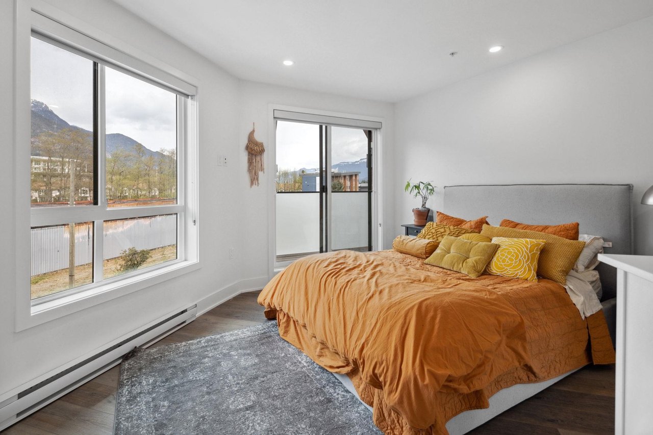 210-37808 Third Ave