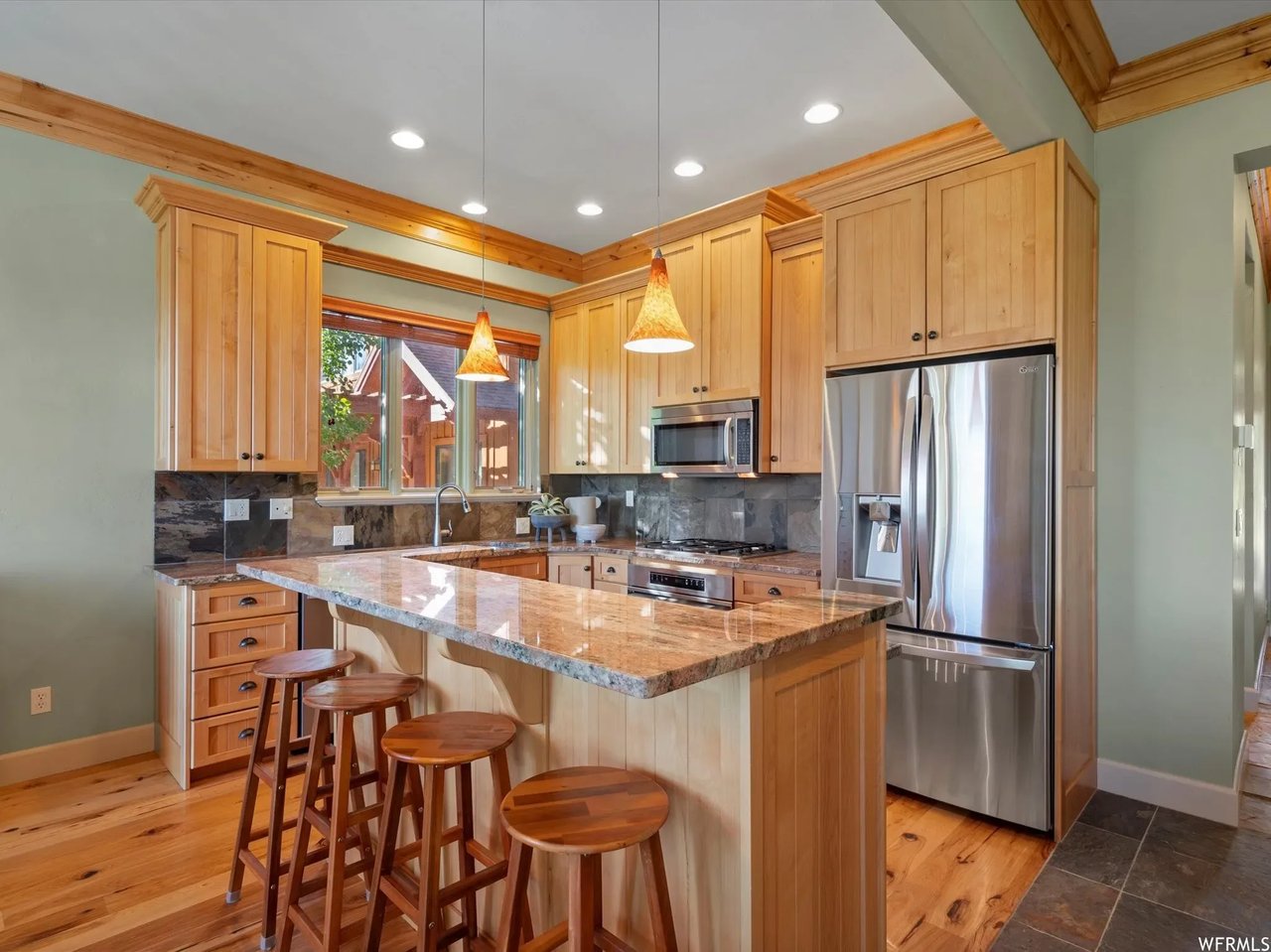 5823 E Elkhorn Dr