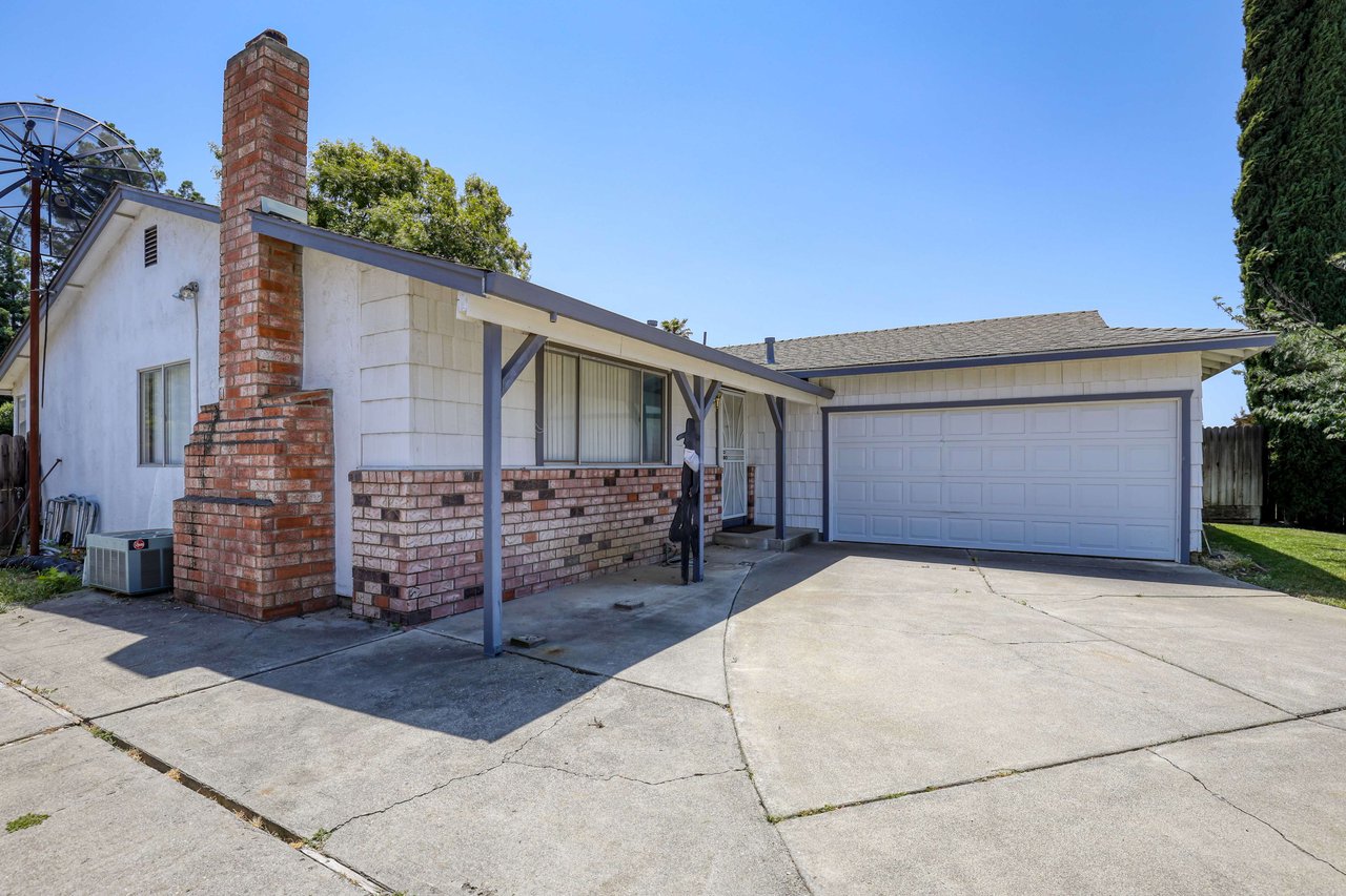  770 N Lincoln St, Dixon, CA 95620