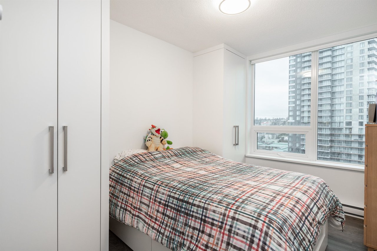 1705-988 Quayside Dr