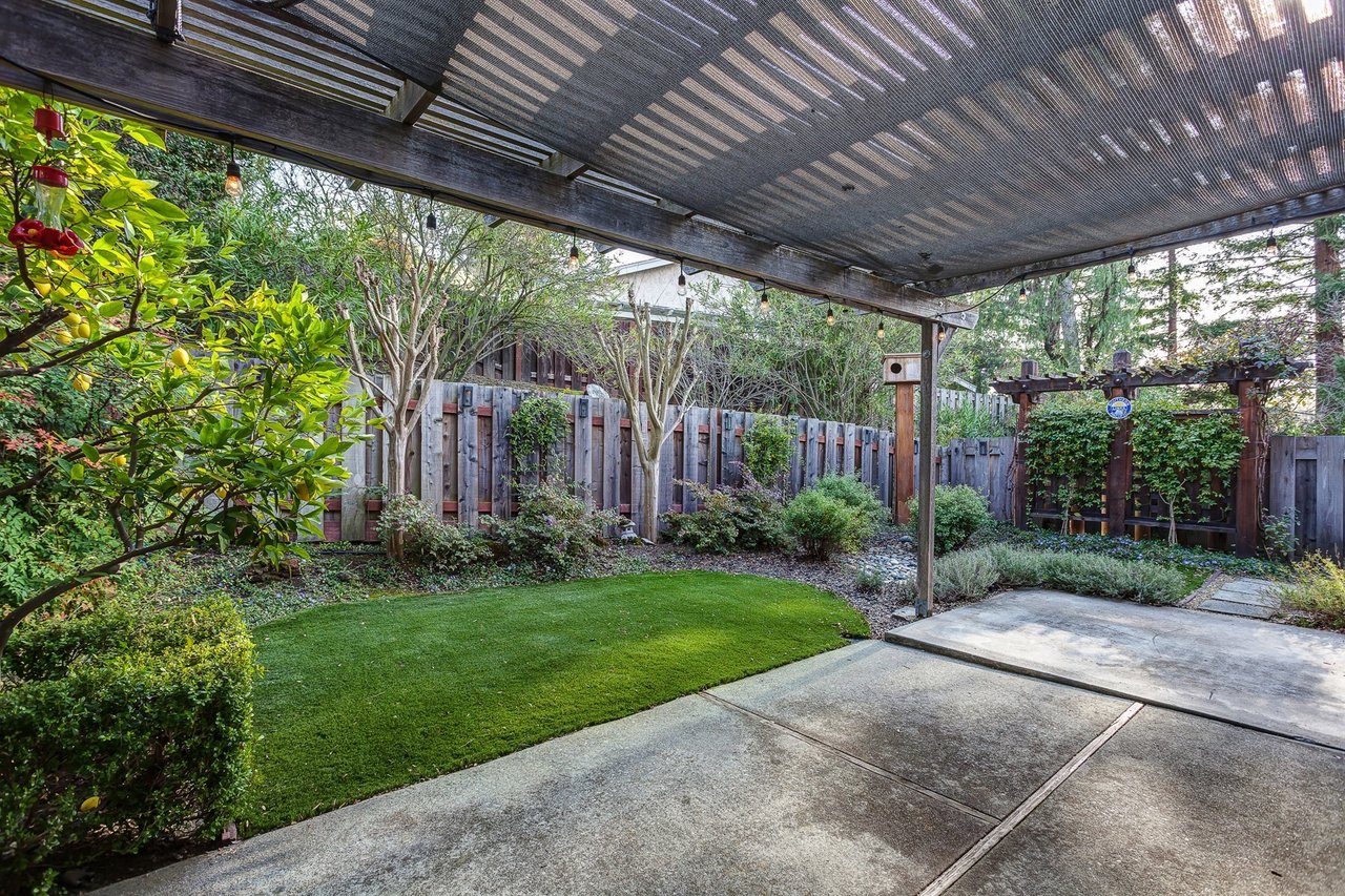 1105 Glengarry Ln - Rudgear Estates