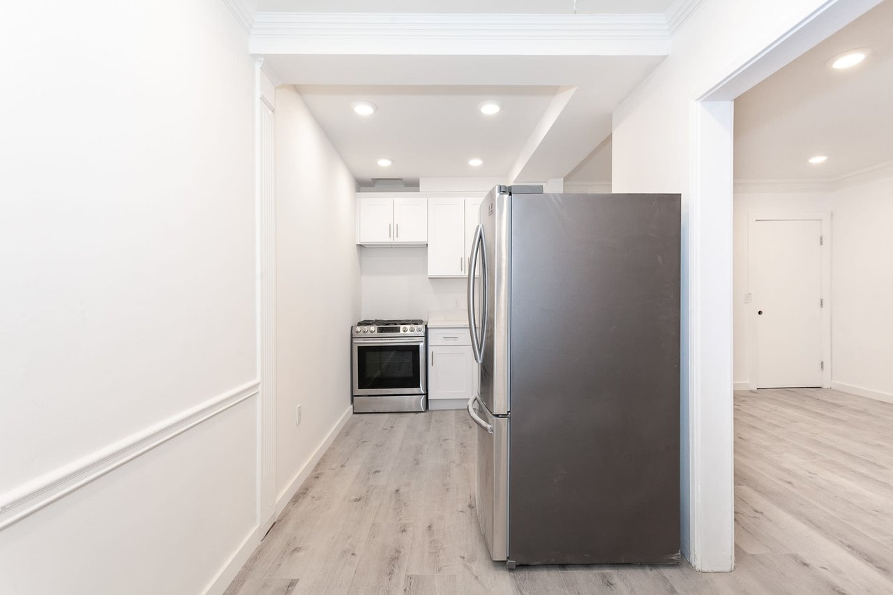 1 Bed + 1 Bath in Beverly Hills
