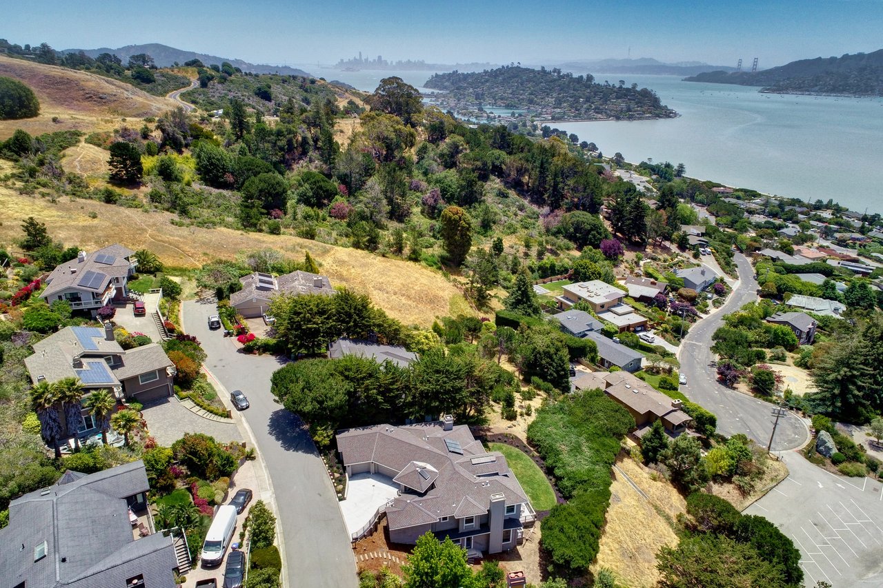 6 Mira Flores Lane