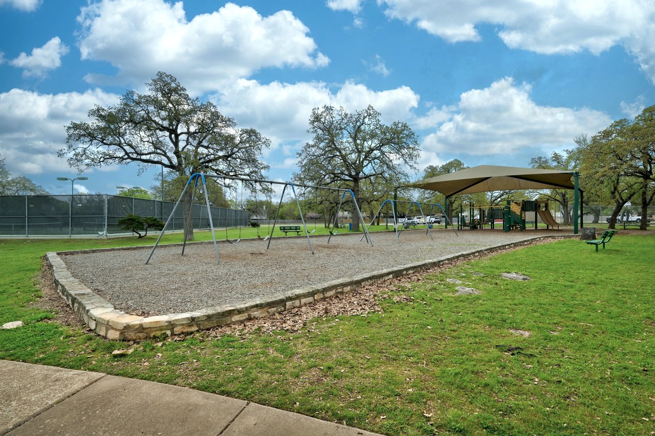 1204 Andrew CV