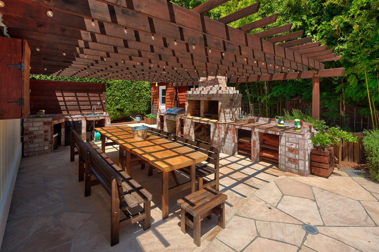 39 Dutch Valley Lane, San Anselmo