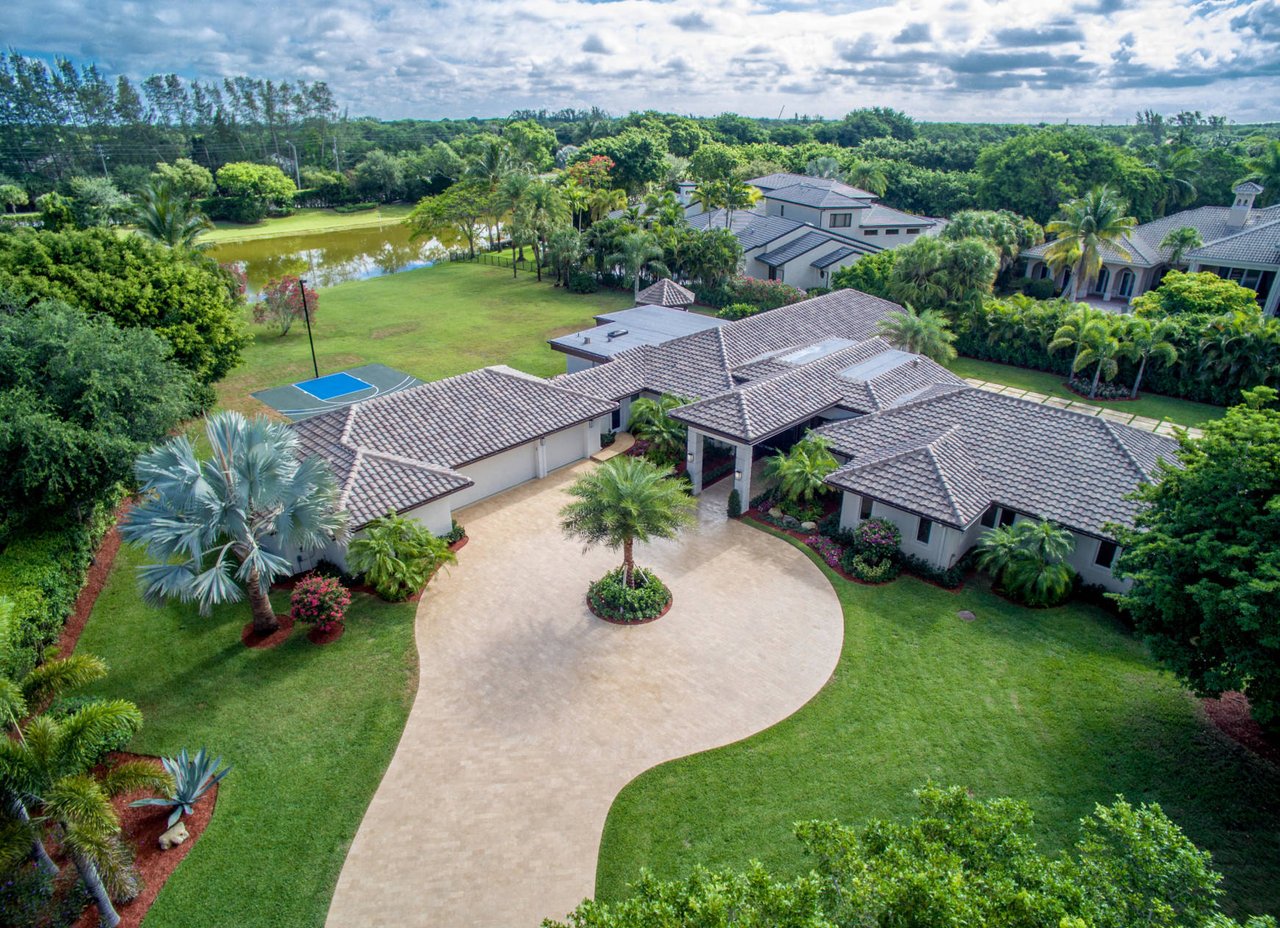8625 Twin Lake Dr