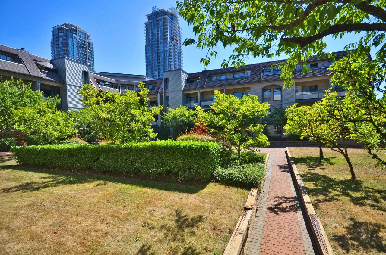 409-2925 Glen Dr