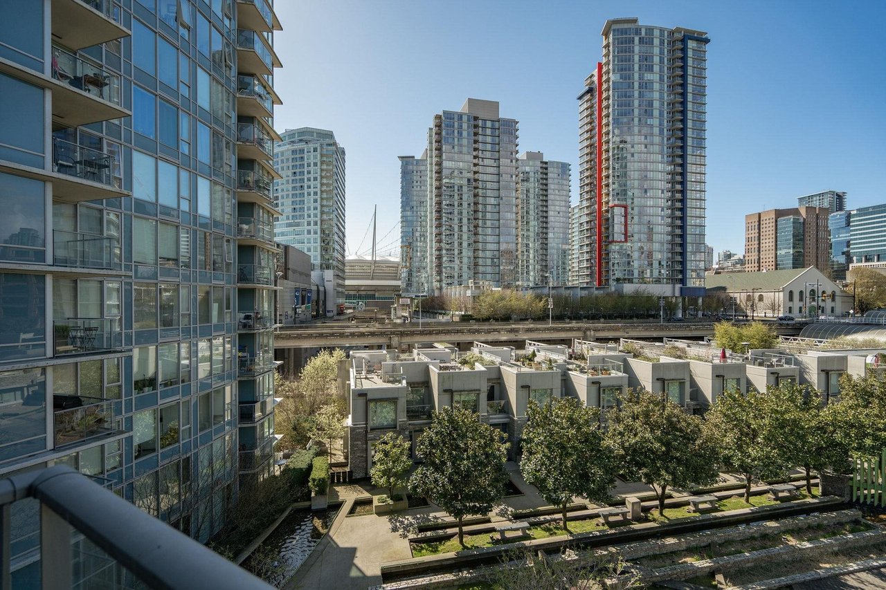 702-633 Abbott Street, Vancouver