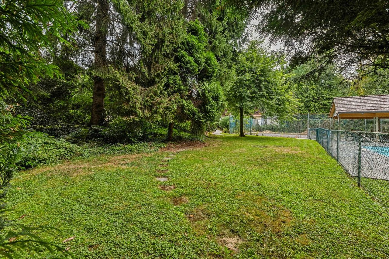384 Mathers Ave
