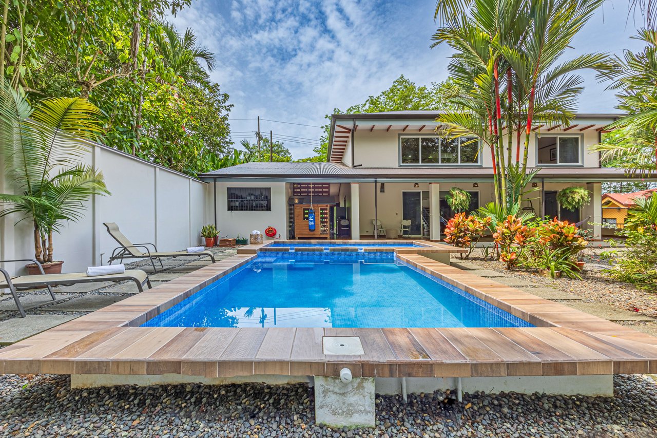 "Happy Daze" Home in Uvita 3 Bed, 3 bath & Pool