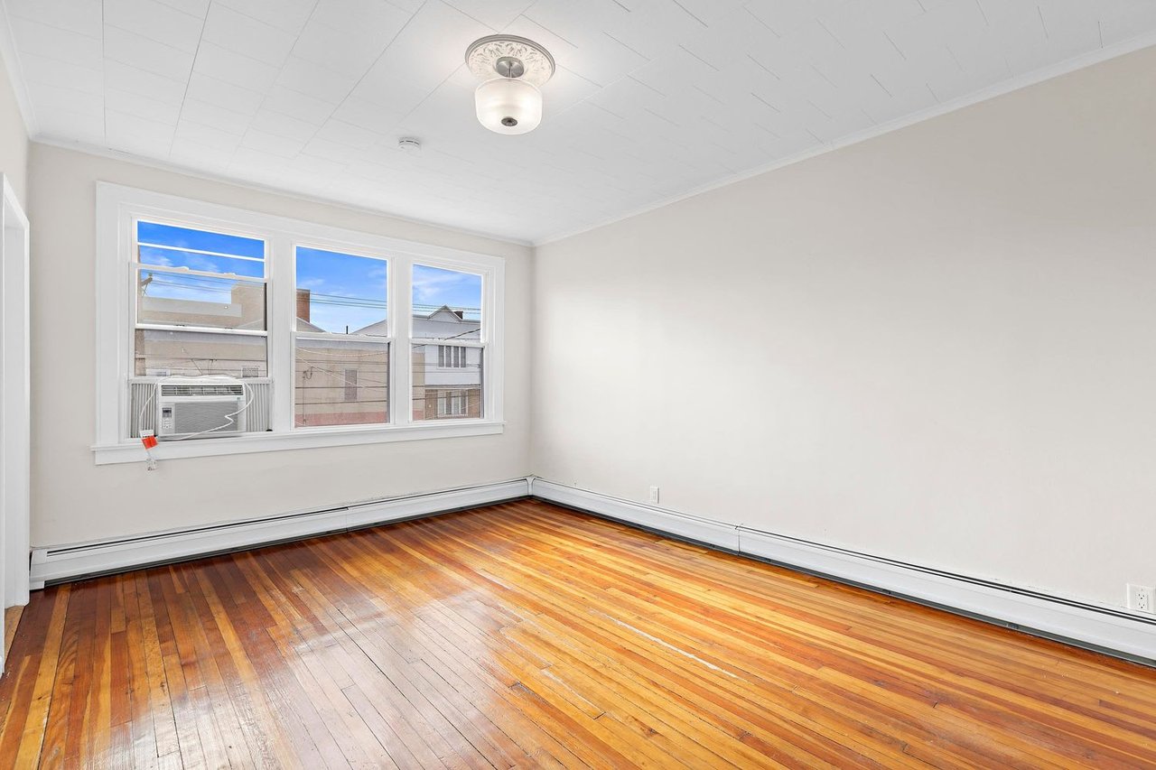 75 Nelson Ave, #2