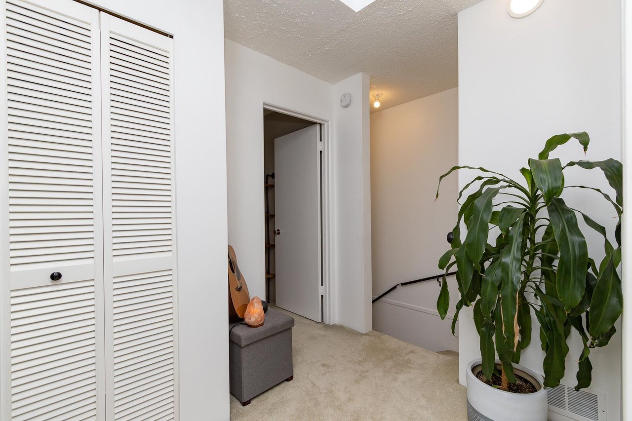 1148 Deep Cove Road, North Vancouver