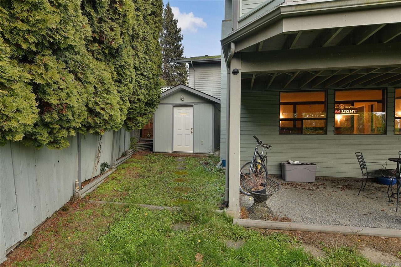 879 Denford Cres