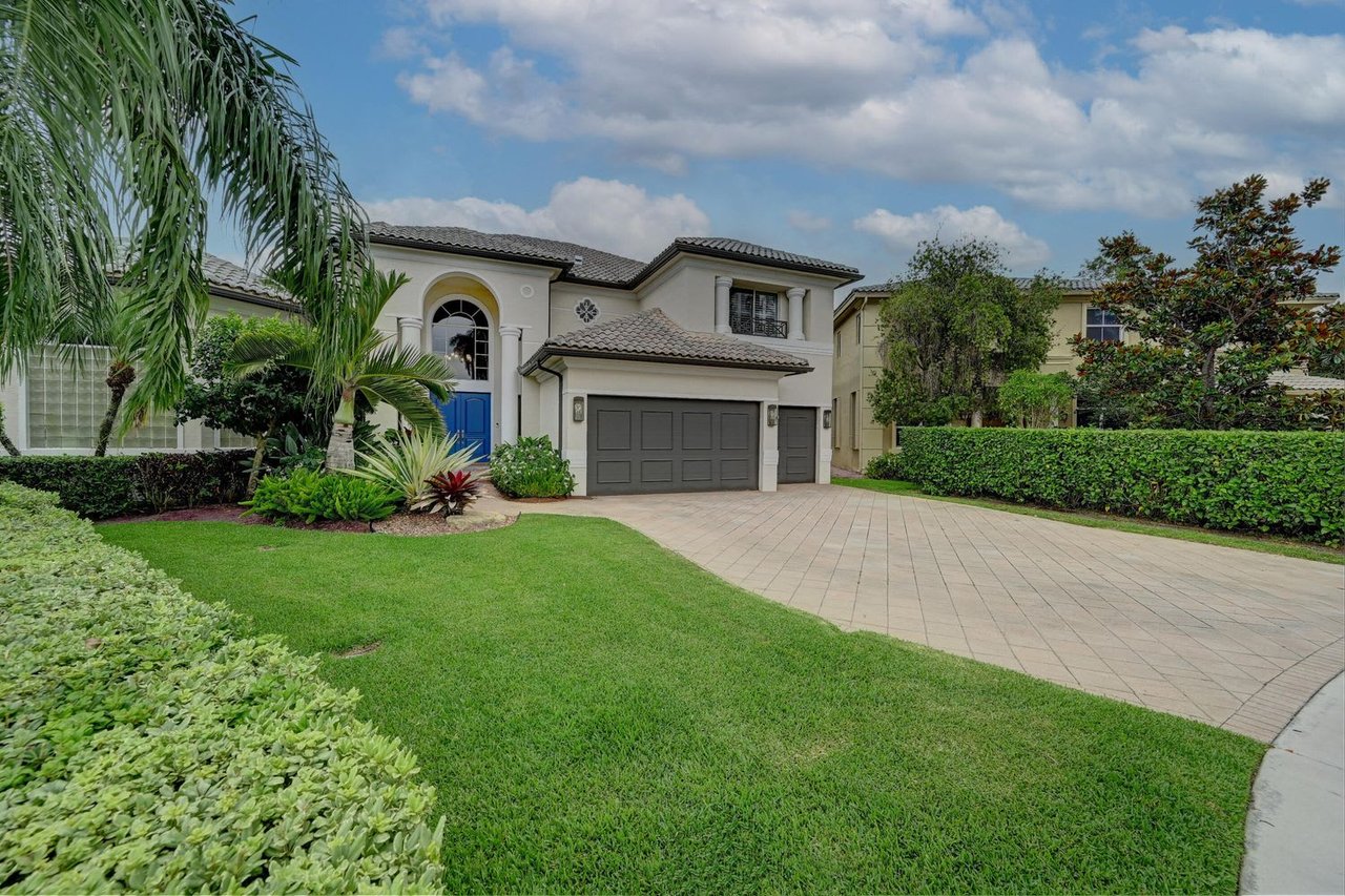 4938 NW 23 Ct