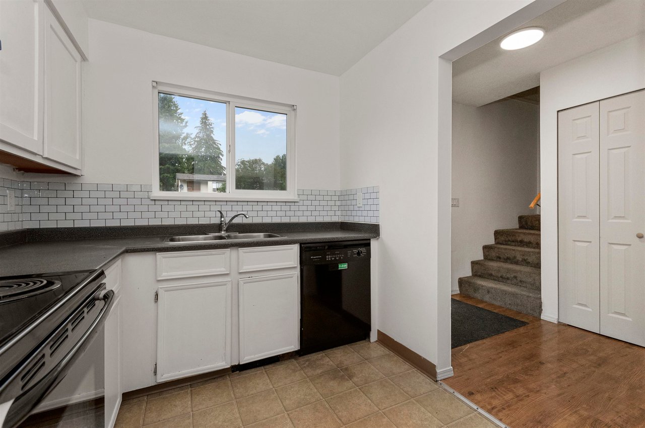 32378 Grebe Cres