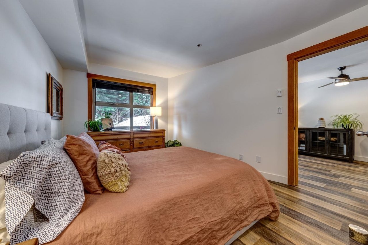 102-4660 Blackcomb Wy