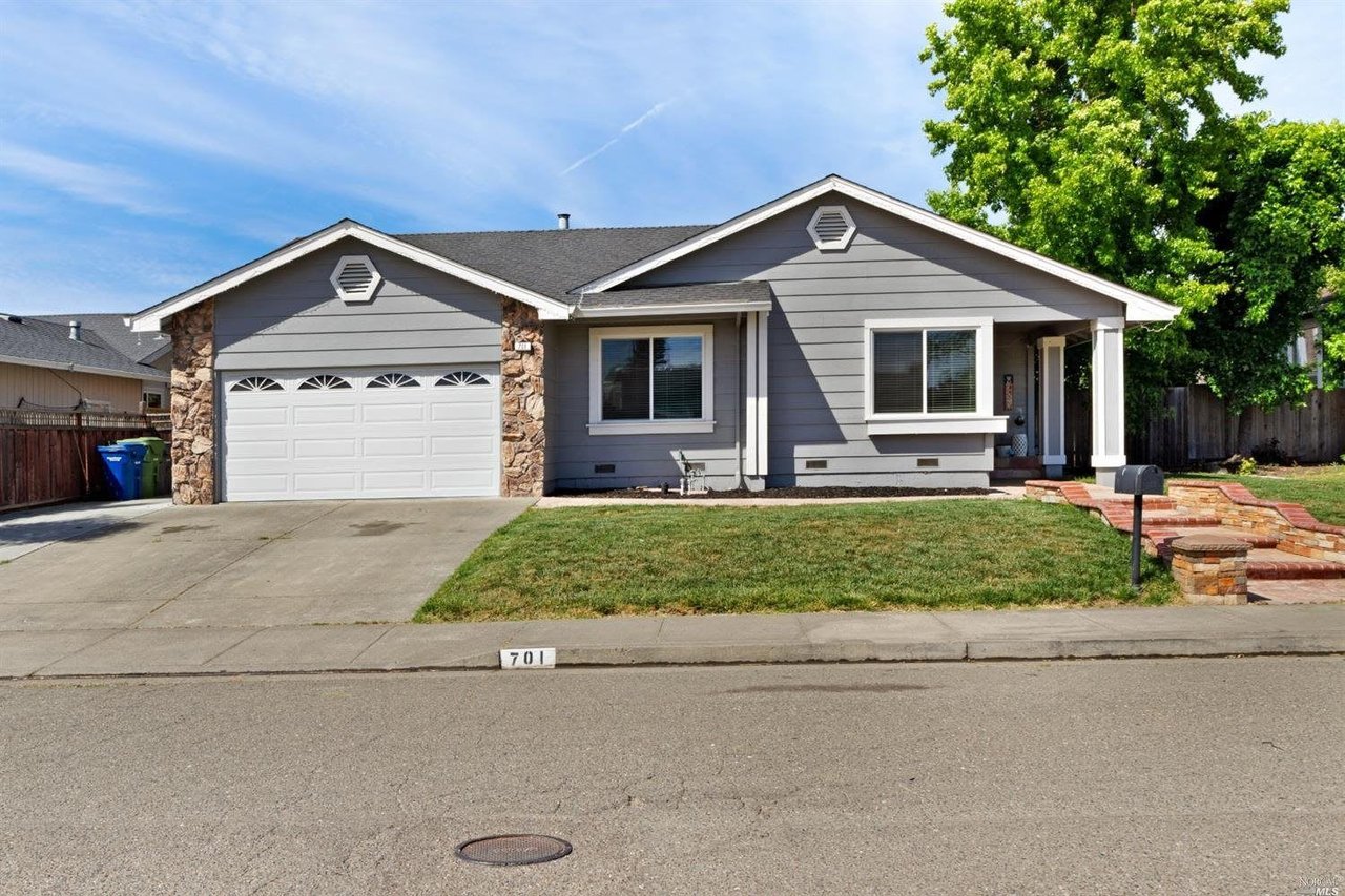 701 Bordeaux Dr