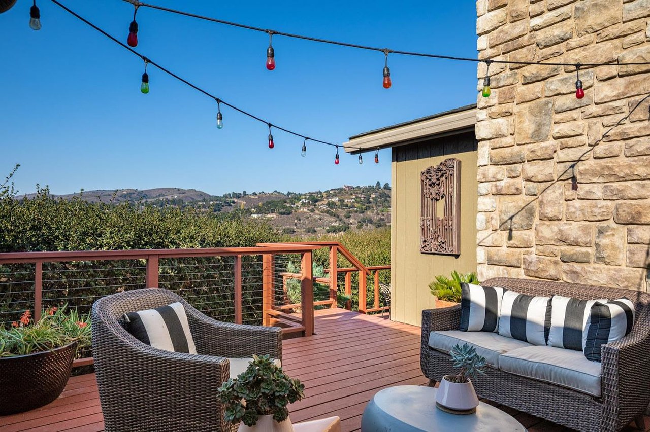 9865 Palisade Dr