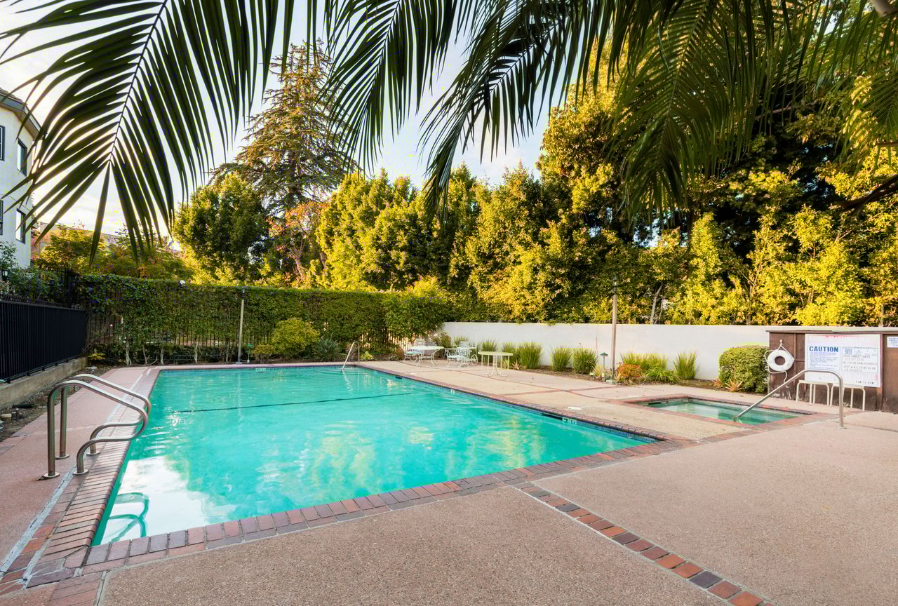 4595 Wilshire Blvd #305