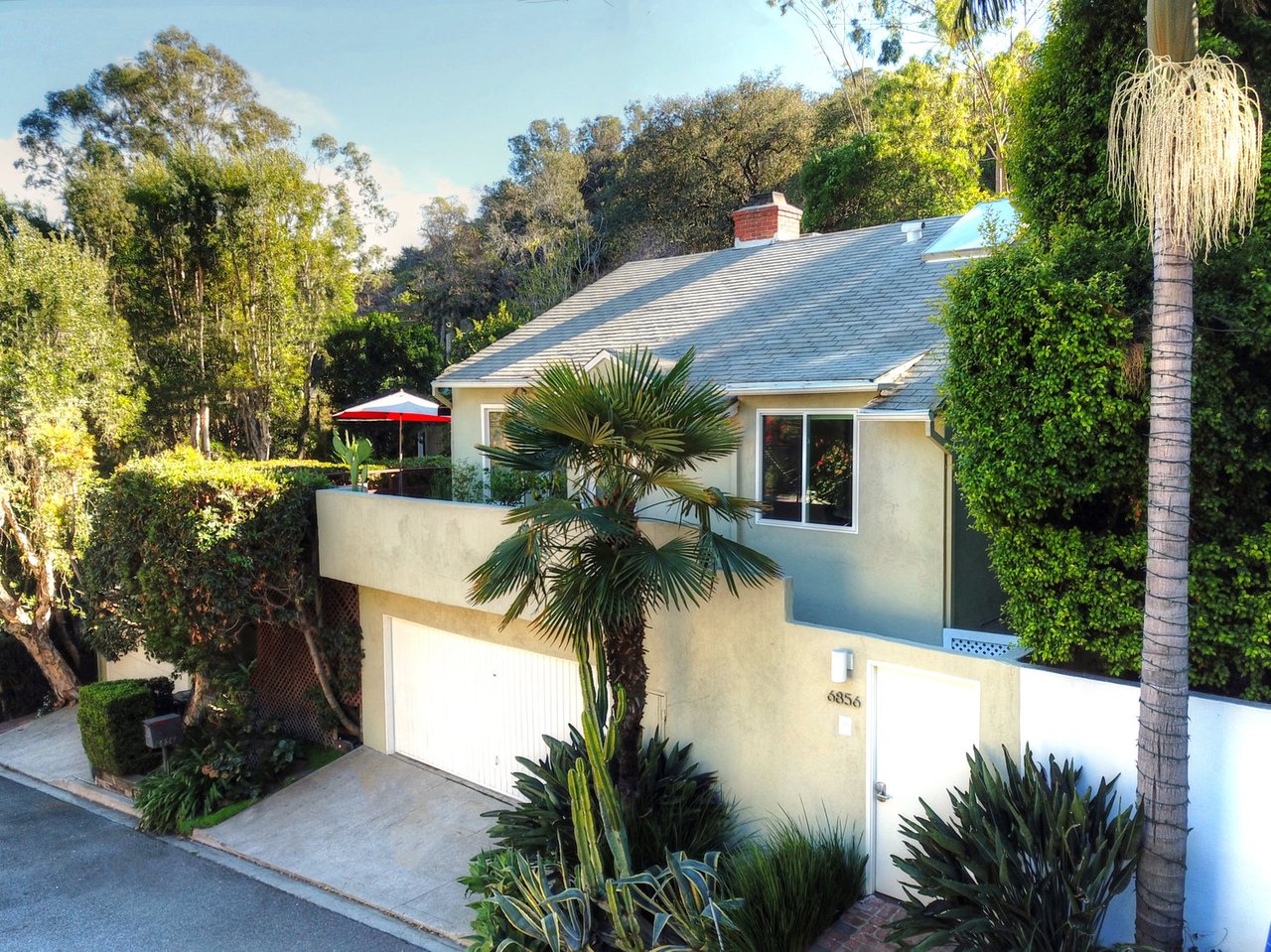 Just Listed. Hollywood Hills Hide-Away! $997,500