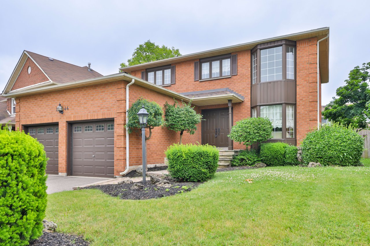 2044 Grand Blvd, Oakville