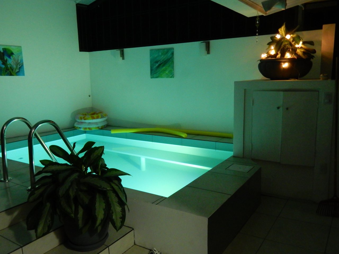 Mountain Home with Guest Cabin, Dominical, Puntarenas