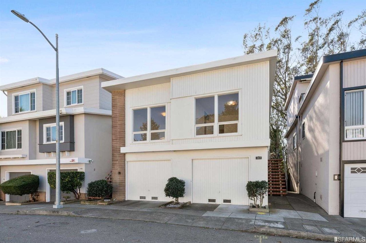 257 Warren Dr