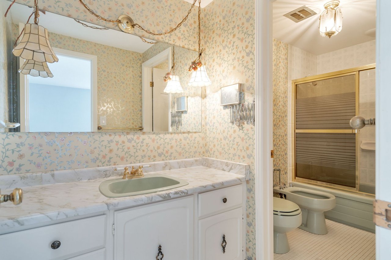 BAYVIEW VILLAGE TOWNHOME