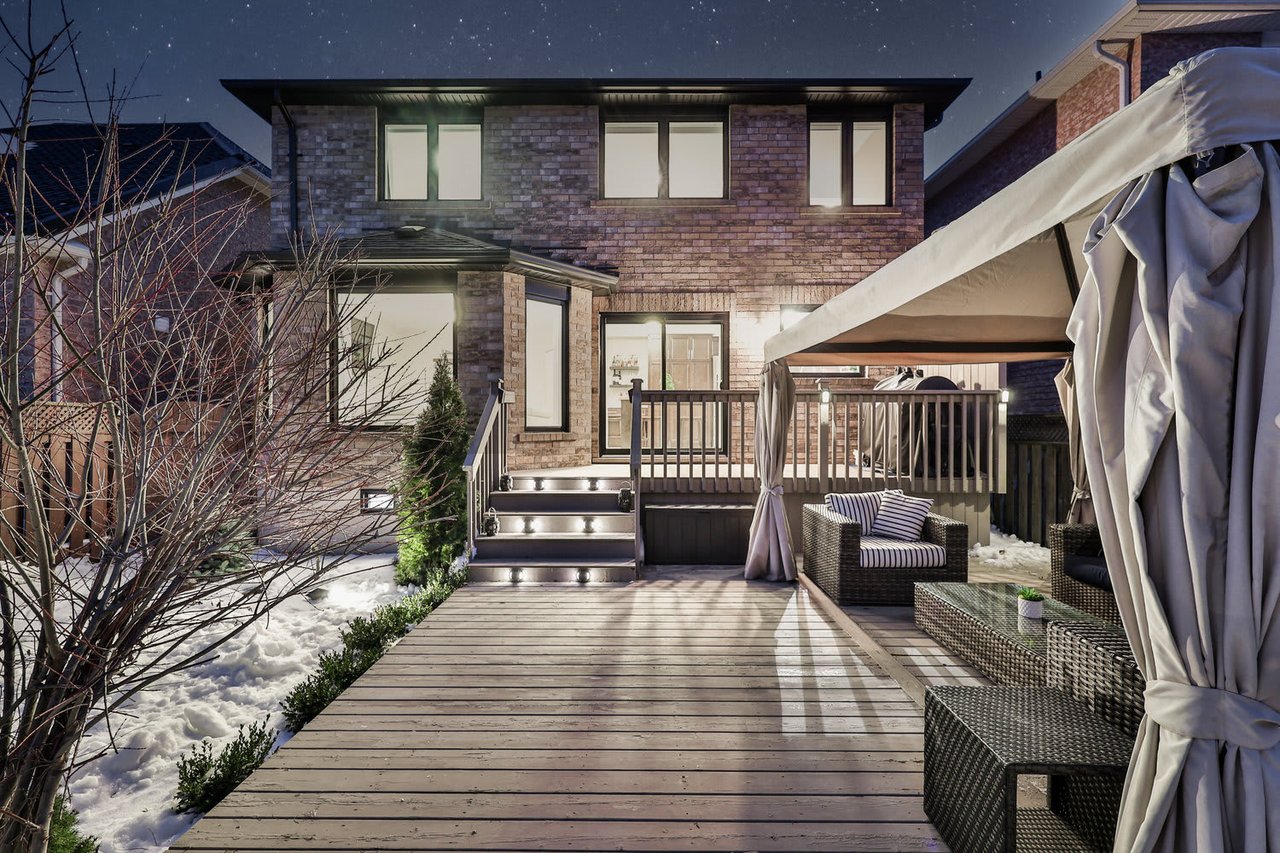 2582 FALKLAND Crescent, Oakville