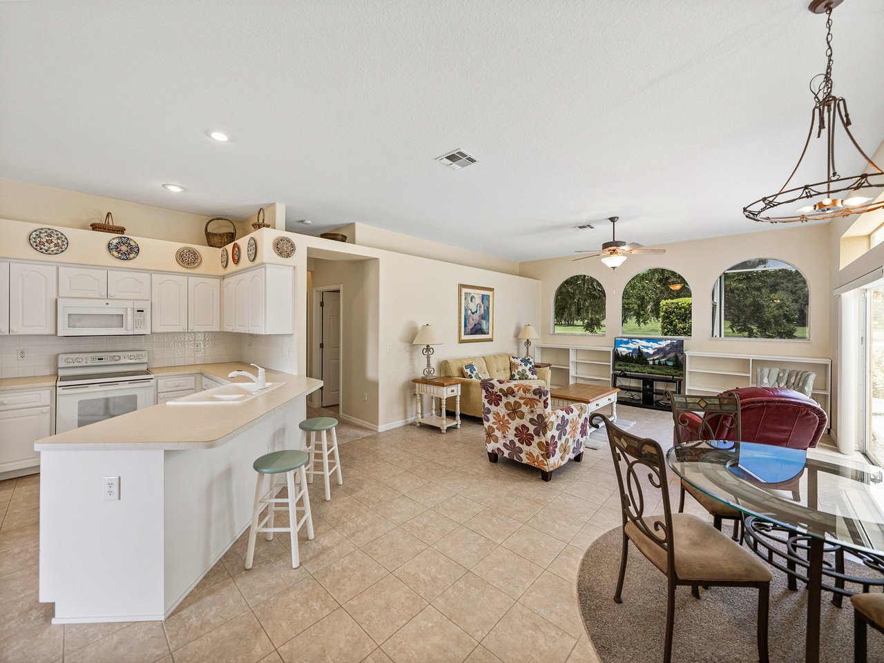 12427 FOREST HIGHLANDS DR