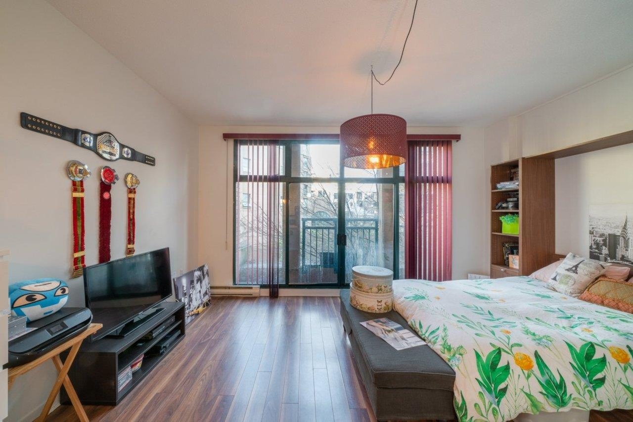 309-22 E Cordova St