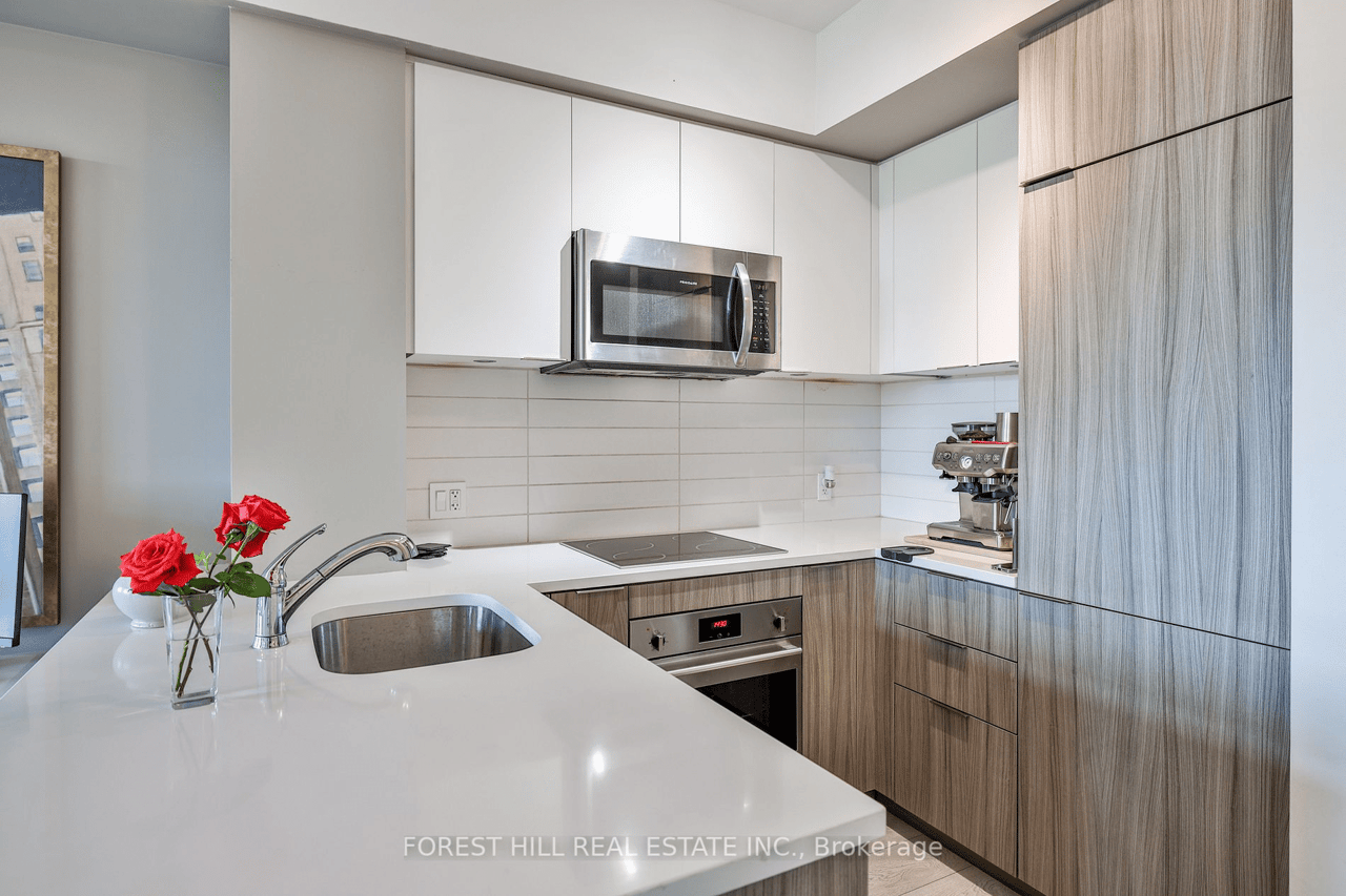 223 St. Clair Ave W 805