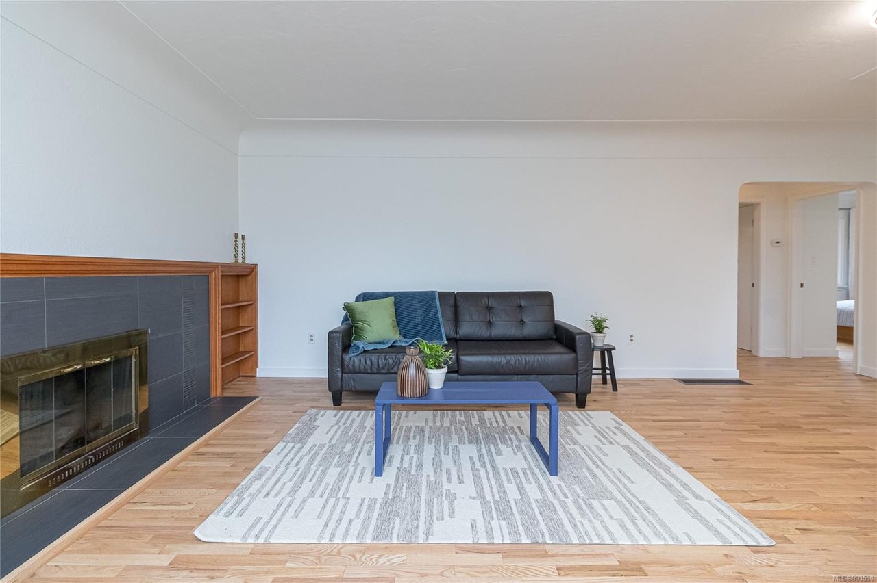 1867 Neil St, Saanich